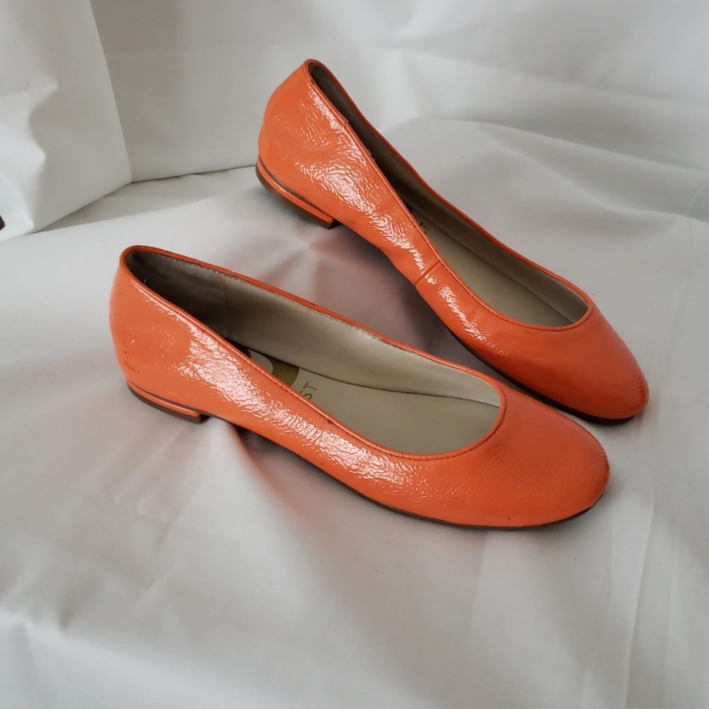 Orange Nine West flats